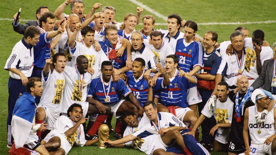 Pháp thất bại trong việc bảo vệ danh hiệu đương kim vô địch World Cup 1998