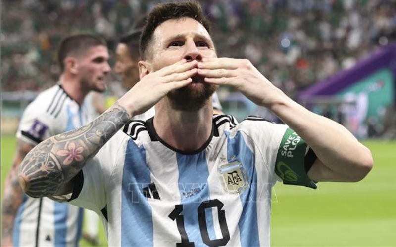 Messi cứu số phận của Argentina
