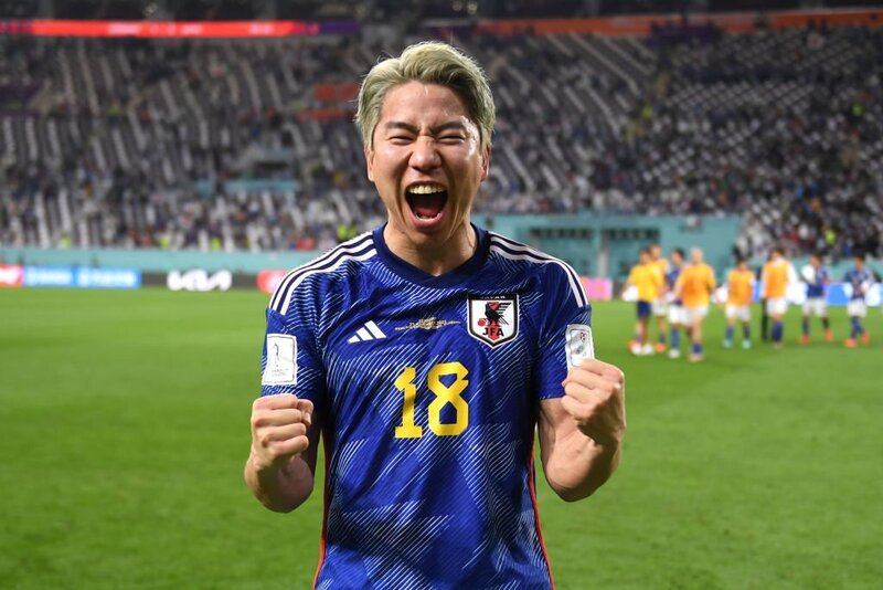 Takuma Asano ghi bàn thắng quyết định mang đến chiến thắng ngoạn mục cho Nhật Bản