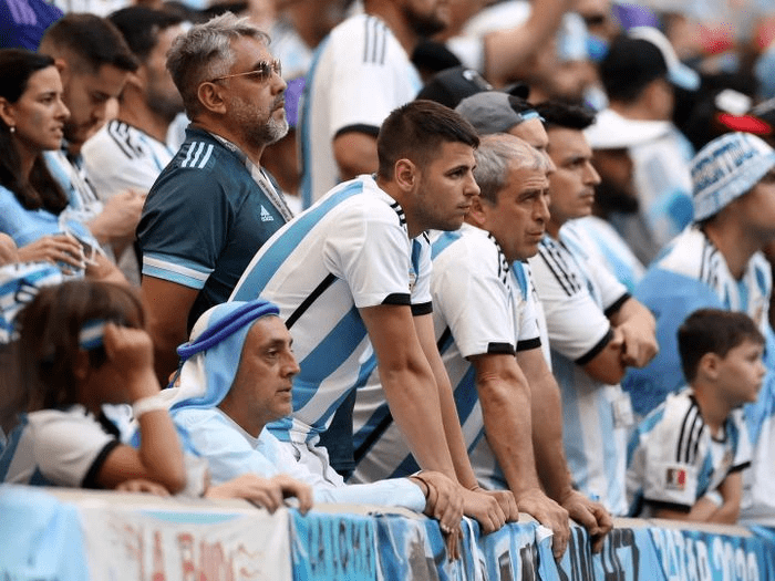 Nhiều cầu thủ và cổ động viên Argentina tiếc nuối
