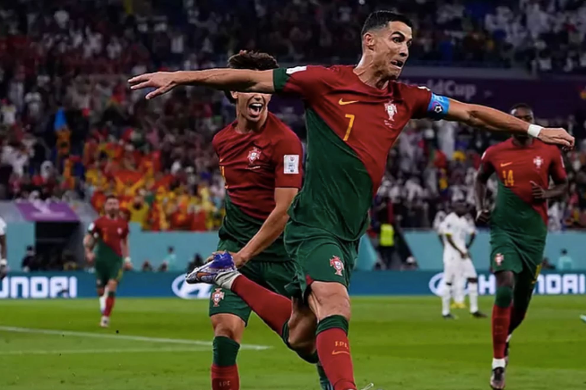 Bàn thắng quan trọng trên chấm phạt đền của Ronaldo
