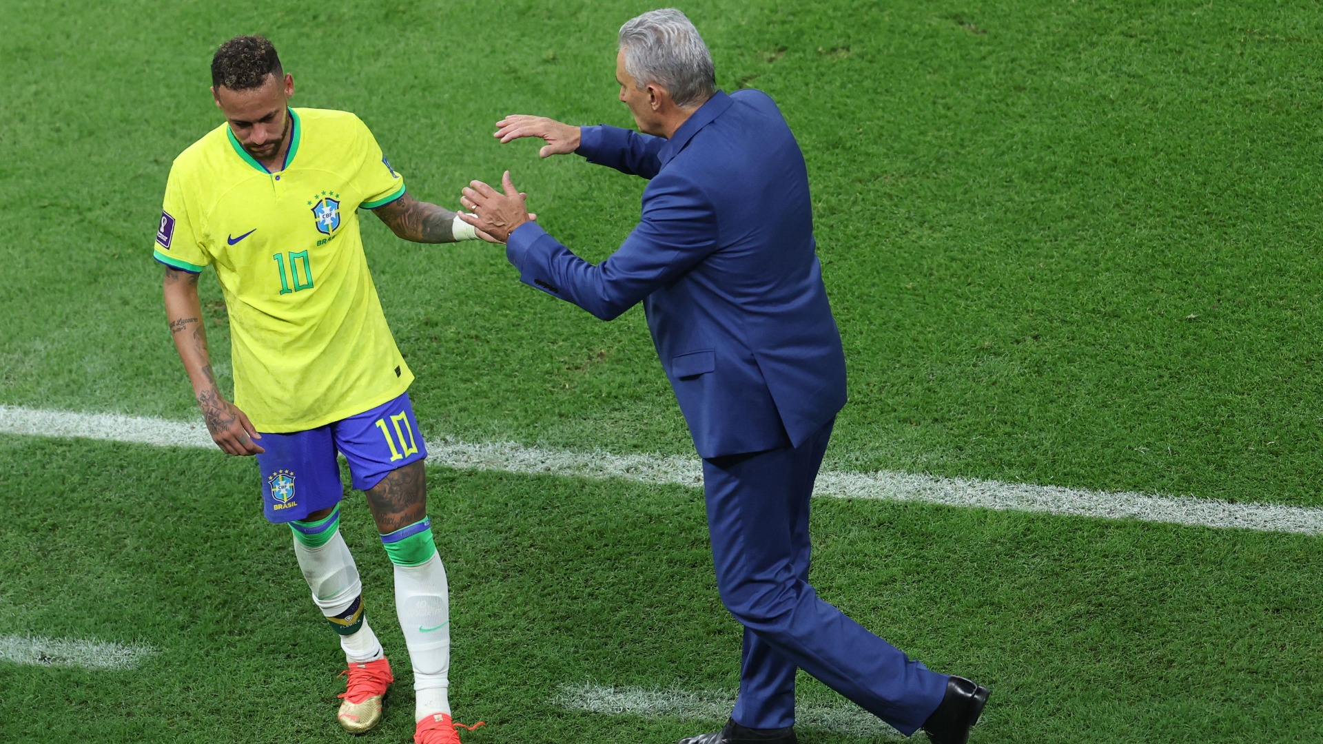 Ngôi sao số 1 của Brazil là Neymar dính chấn thương