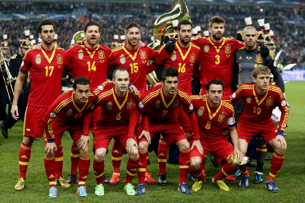 Tuyển Tây Ban Nha là đương kim vô địch thứ 5 trong lịch sử thất bại ngay ở vòng bảng