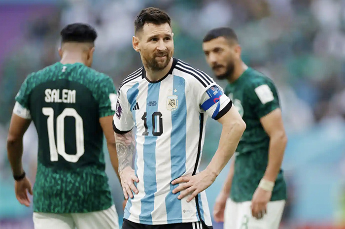 Đội tuyển bóng đá Argentina thua cuộc ngay từ lượt trận đầu tiên của bảng C