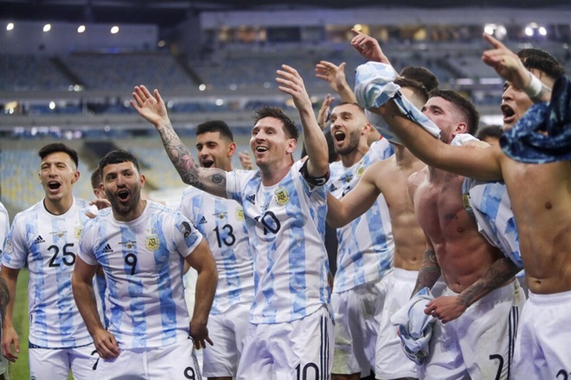 Argentina giành thắng lợi lớn trước ĐT Ba Lan
