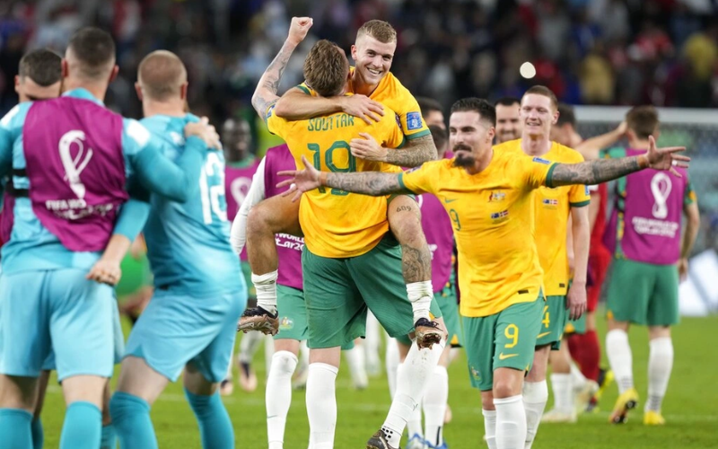 Australia đang gây ra rất nhiều bất ngờ với hai chiến thắng đến có lần thứ hai vượt qua vòng bảng tại một kỳ World Cup