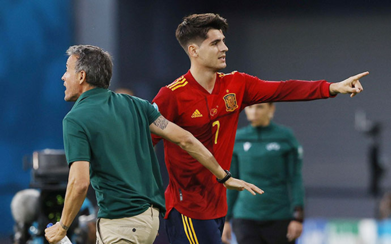 Bài toán thay thế trung phong Alvaro Morata là rất đau đầu với vị thuyền trưởng Tây Ban Nha