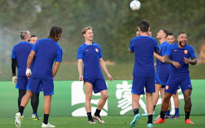 Các cầu thủ Hà Lan đã quay trở lại tập luyện sau nghi ngờ có những dấu hiệu bị cảm cúm
