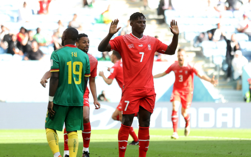 Embolo ghi bàn thắng trong trận đấu với Cameroon nhưng không ăn mừng khi bàn vào đội tuyển của đất nước nơi anh sinh ra