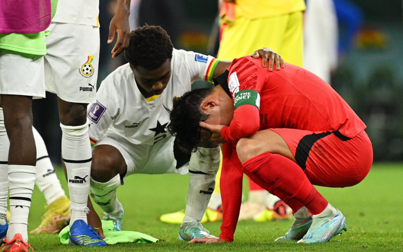 Ghana đánh bại Hàn Quốc với tỷ số 3-2 khiến Son Heung-min bật khóc bởi anh nghĩ cơ hội bước tiếp rất khó khăn