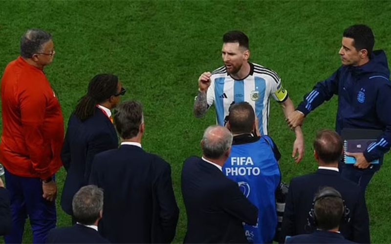 Lionel Messi đã trở thành một người đội trưởng nóng tính hơn trước