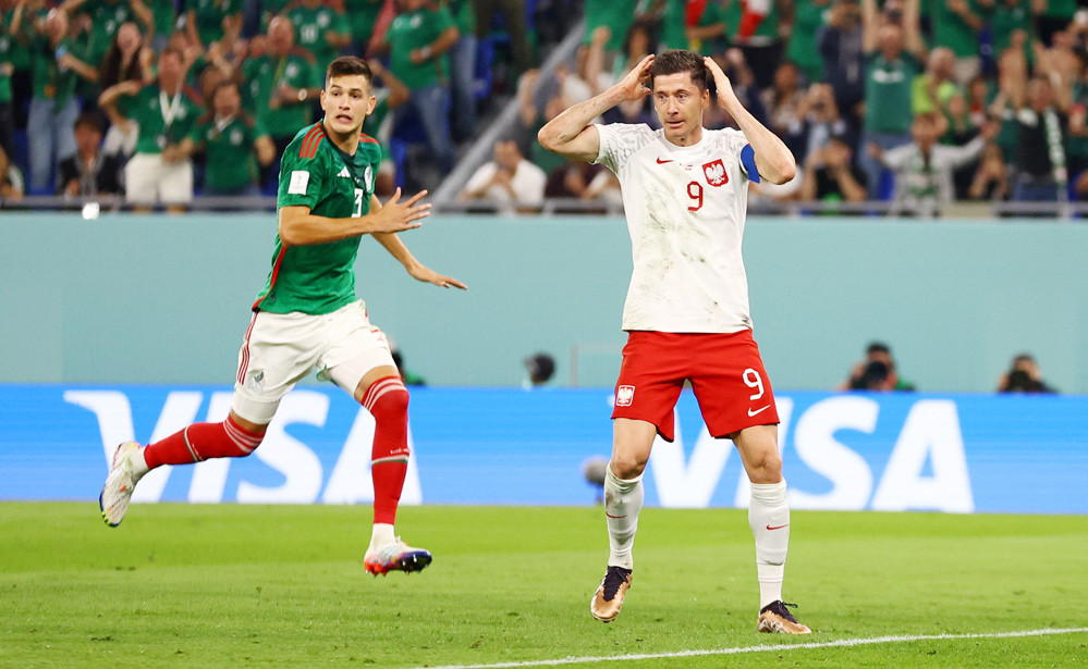 Mexico cầm hòa khó khăn trước Balan với tỷ số 0 - 0