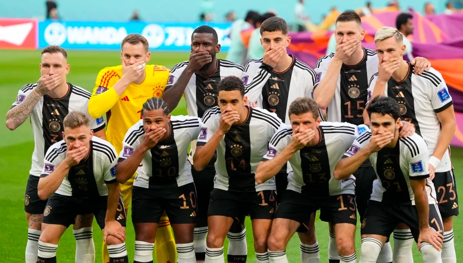 Tuyển Đức và những xung đột với FIFA