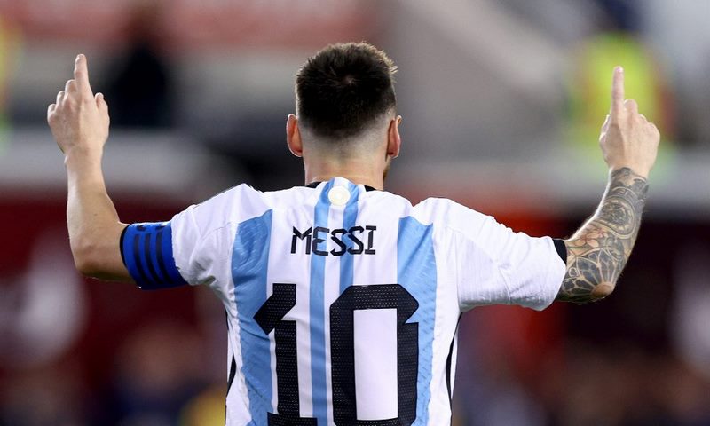 Không ai có thể cản được bước chân của Messi