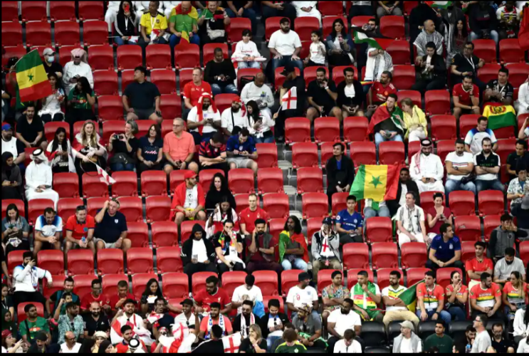 Nhiều dấu hỏi về những chiếc ghế trống tại các trận đấu tại Qatar