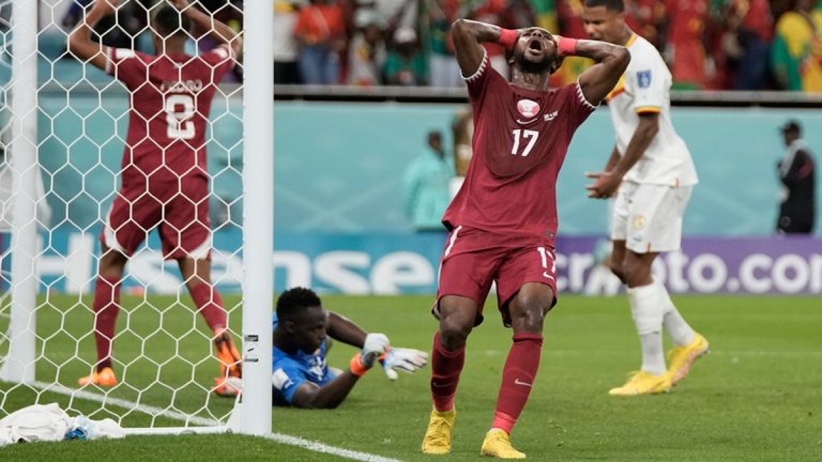 Qatar chính thức bị loại sau khi thua hai trận vòng bảng