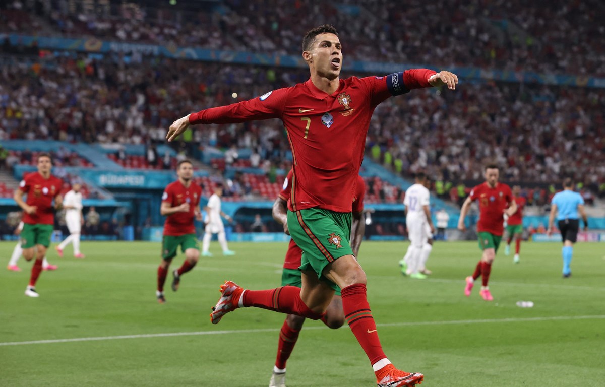 Ronaldo cùng Bồ Đào Nha làm lên lịch sử ở vòng ⅛ 