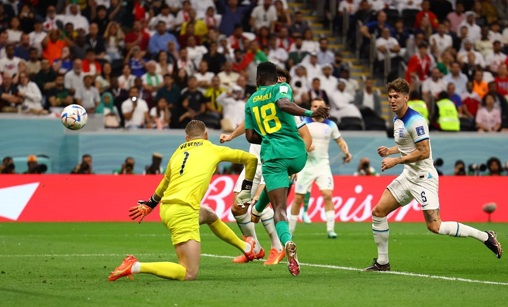 ĐT Anh mất bóng nhiều khi lọt vào trận đồ của Senegal
