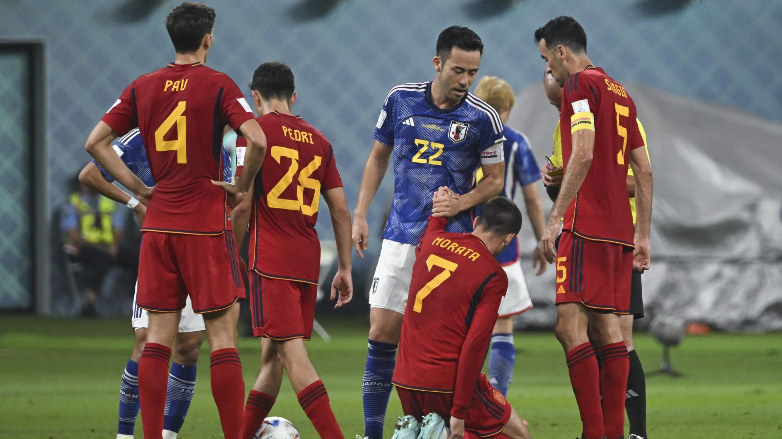 Đội tuyển Tây Ban Nha bất ngờ để thua 1-2 trước Nhật Bản