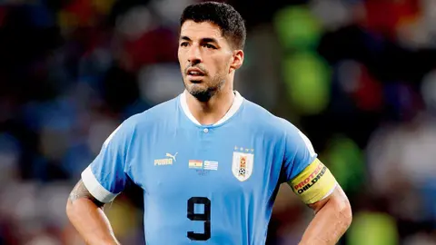 Suarez thắng 1 trận nhưng thua chiến dịch World Cup 2022