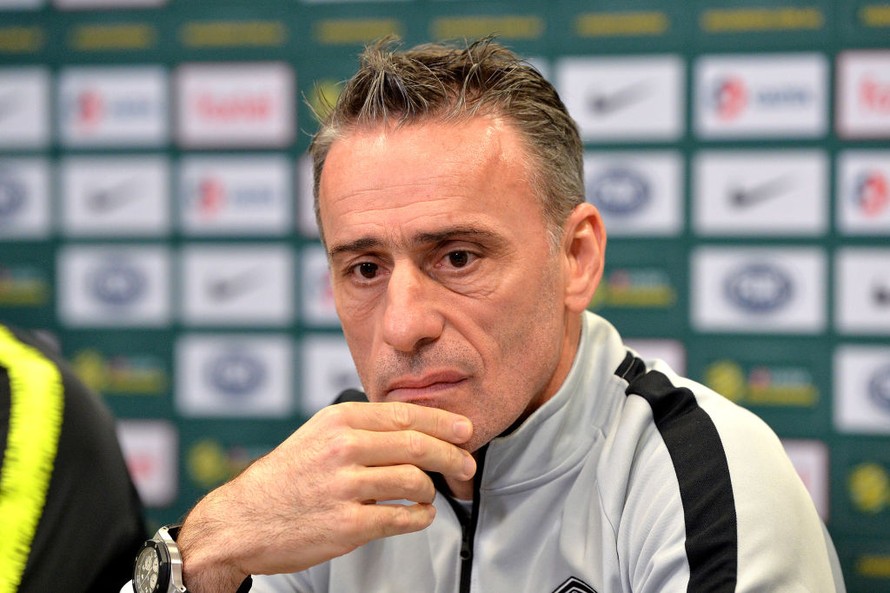 HLV Paulo Bento từ chức sau trận Hàn- Brazil