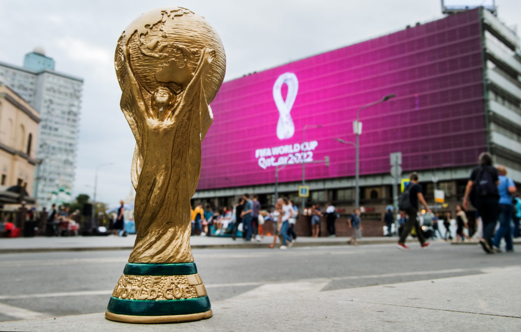Sức nóng của World Cup làm giá vé tăng cao 