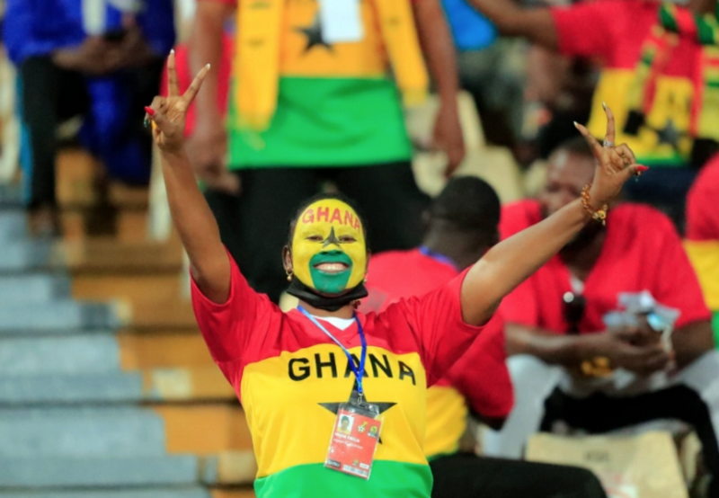 Ghana ăn mừng sau khi “nắm tay” Uruguay về nước