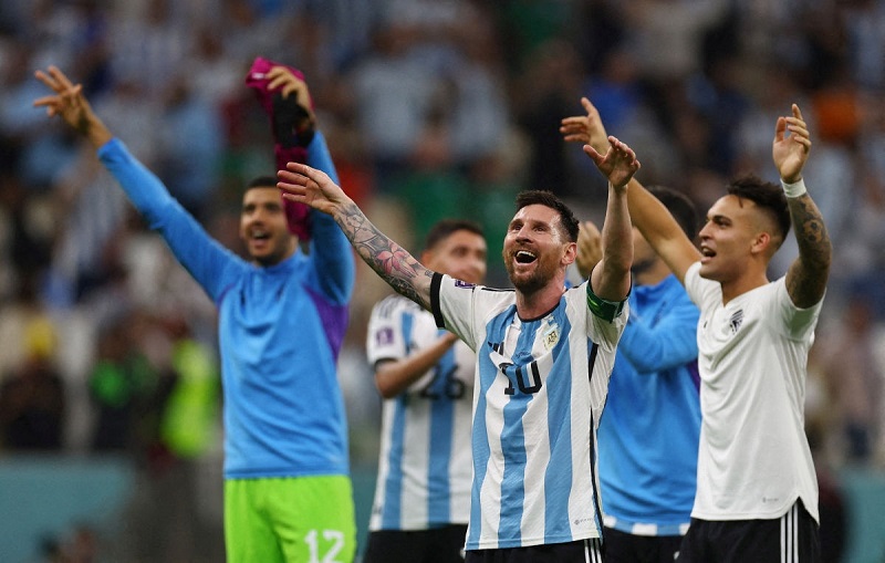 Nhiều tờ báo thể thao quốc tế tán dương về tài năng của Messi