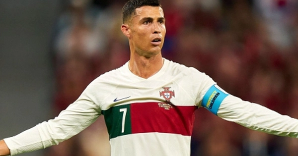 Sự việc Ronaldo thái độ được mọi người chú ý không kém cơn địa chấn Hàn Quốc
