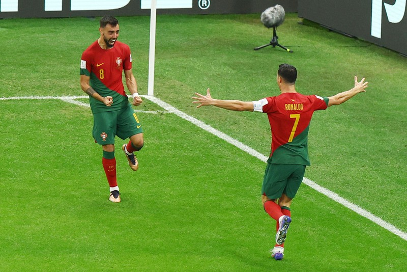 Fernandes đang làm lu mờ Ronaldo