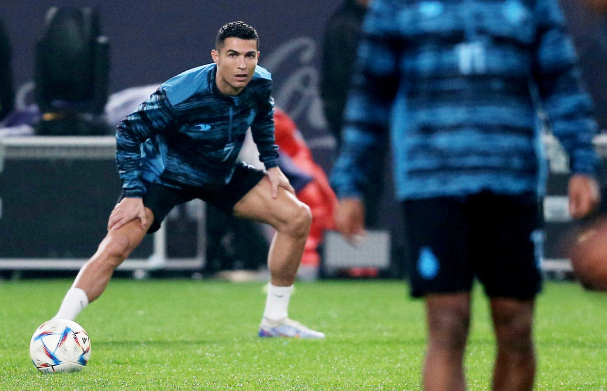 Ronaldo tập luyện cùng đội tuyển mới.