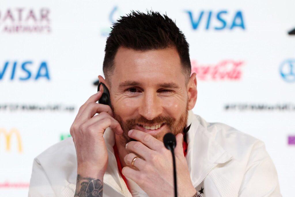 Messi tiếp bước CR7, đến châu Á chơi bóng? 