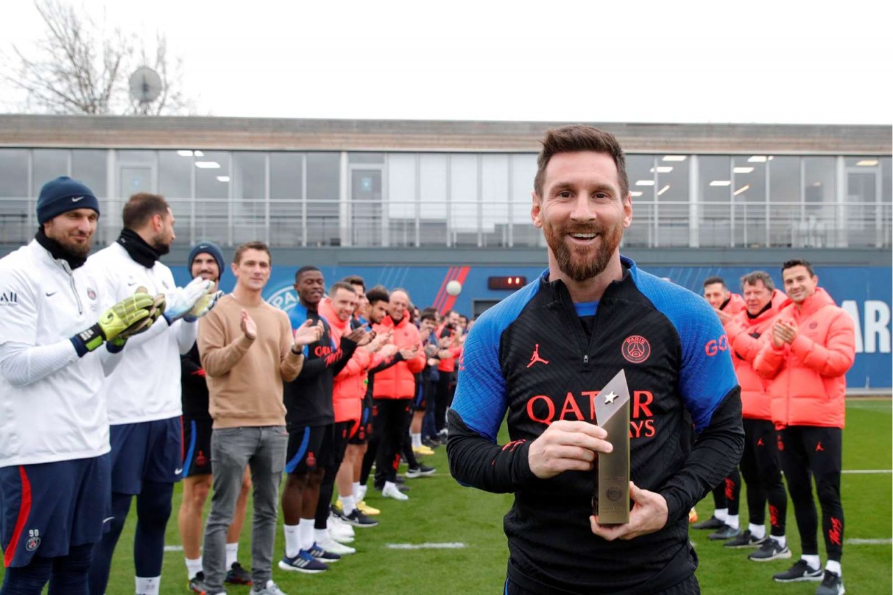Messi hội quân cùng câu lạc bộ Pháp 