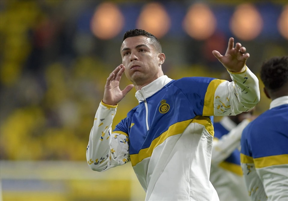 Ronaldo bị tố cáo tranh penalty của đồng đội