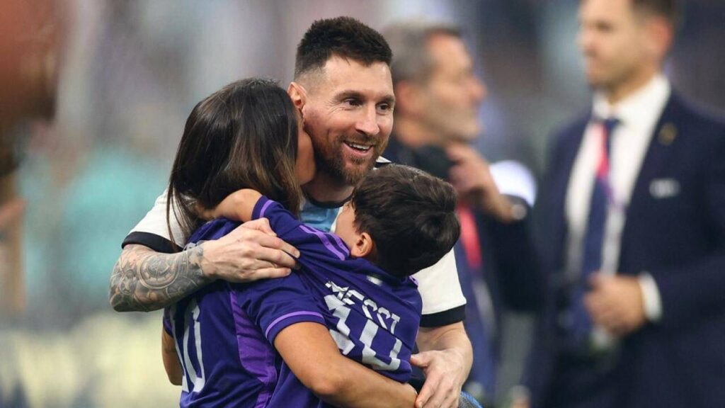 Vợ Messi được sinh ra trong gia đình giàu có