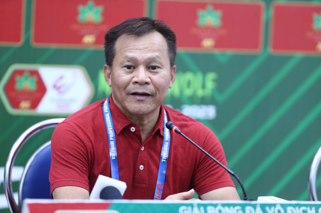HLV Lư Đình Tuấn từ chức tại câu lạc bộ Bình Dương