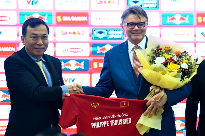 HLV Philippe Troussier đến VN vì giấc mơ World Cup