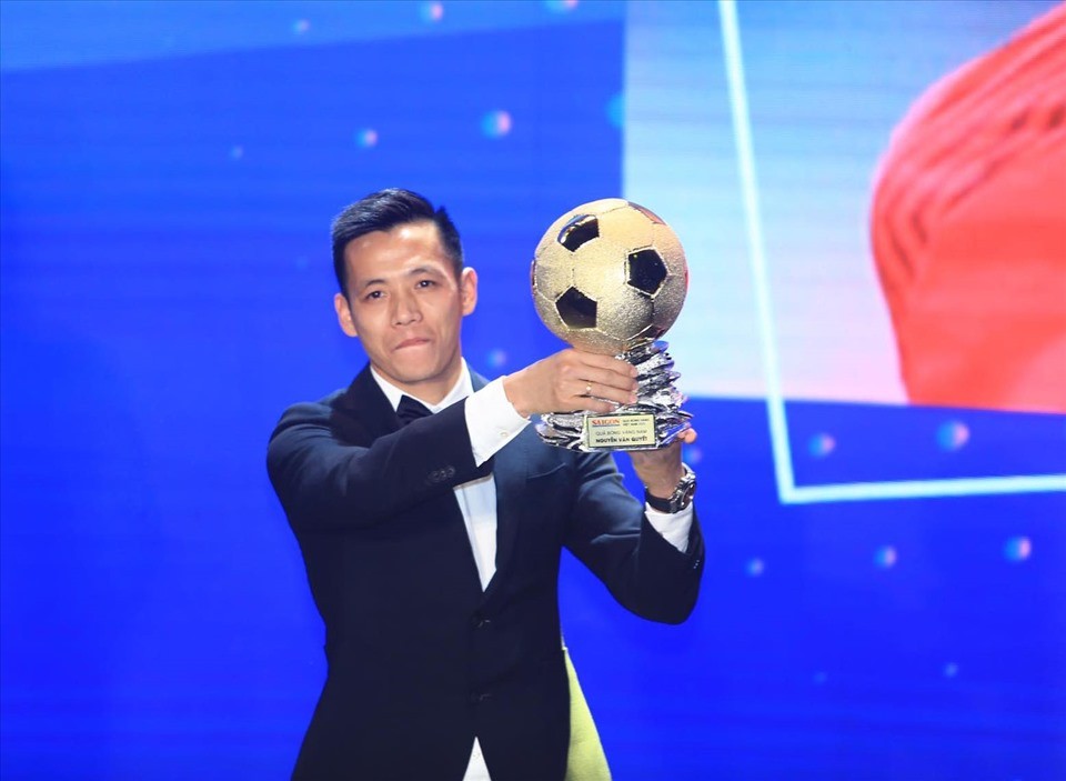 Nguyễn Văn Quyết lần thứ 2 giành quả bóng vàng VN
