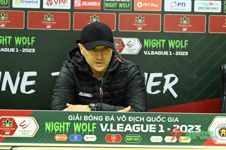 Huấn luyện viên Hà Nội FC trả lời sau trận đấu