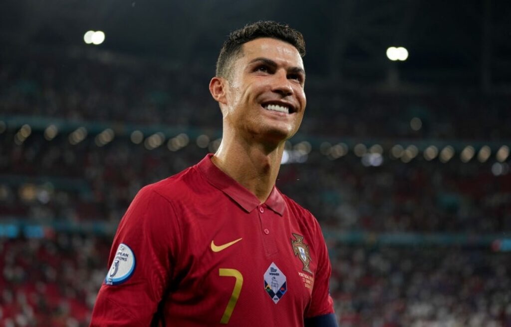 Những thành tích nổi bật của Cristiano Ronaldo vua phá lưới EURO