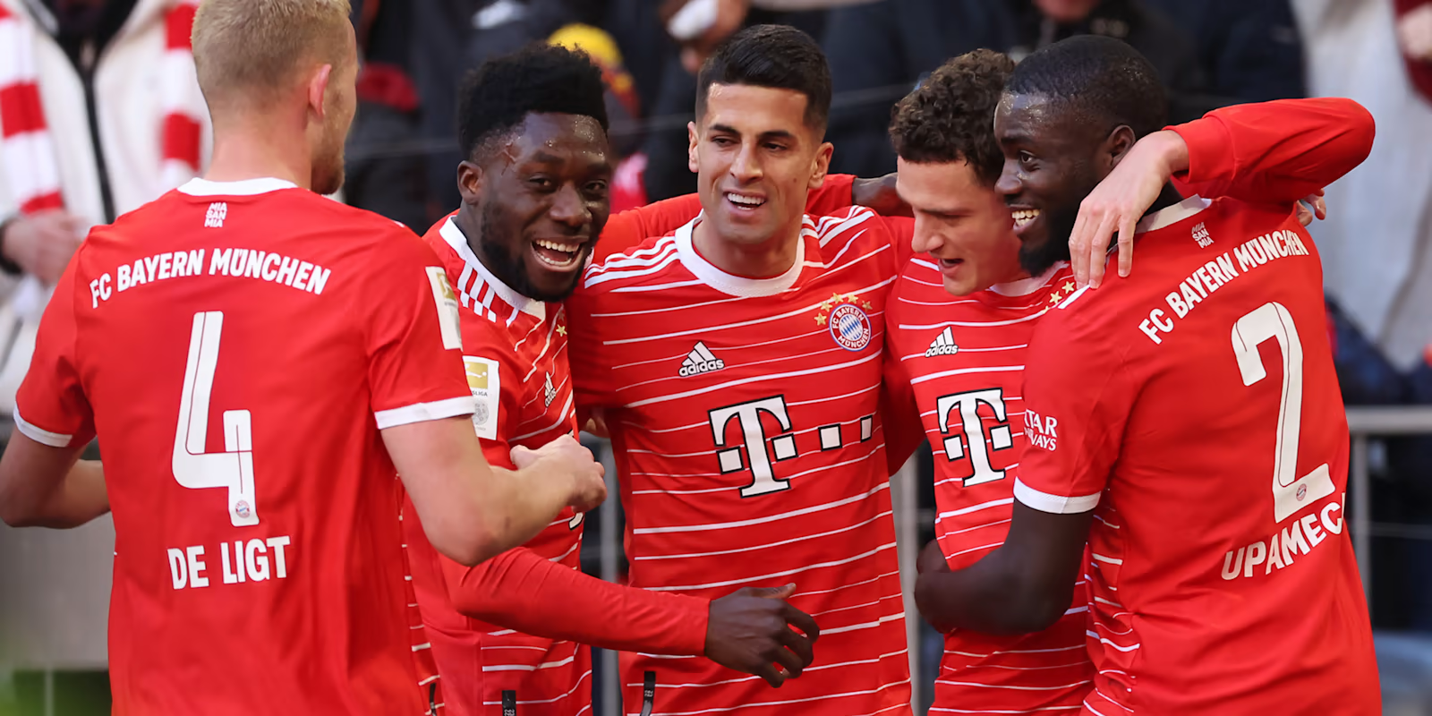 Bayern đã thể hiện sức mạnh của mình khi ghi 5 bàn vào lưới Augsburg