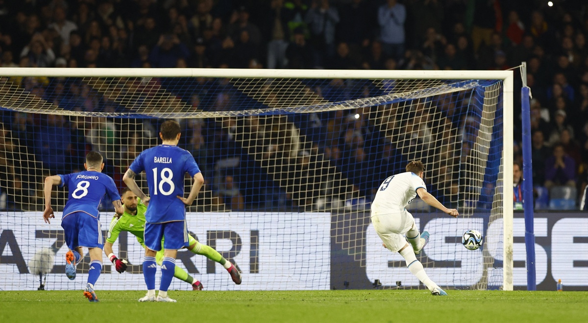 Đội tuyển Anh đánh bại Italia với tỷ số chung cuộc 2-1