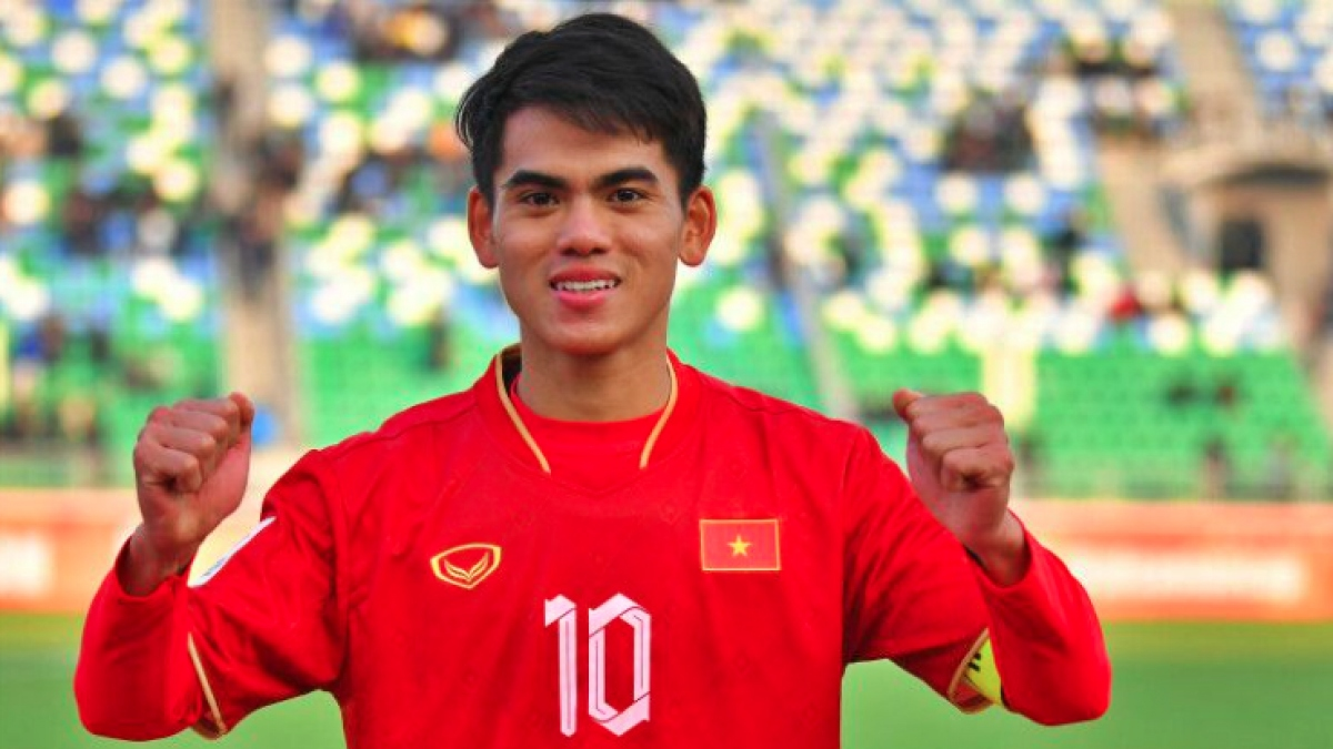 Khuất Văn Khang được bầu là cầu thủ xuất sắc nhất trận đấu