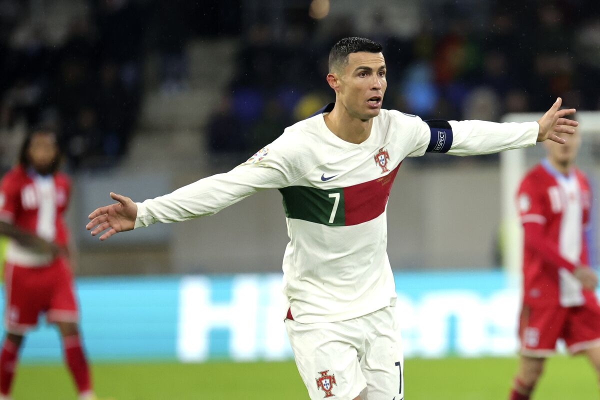 Ronaldo lập cú đúp mang về 3 điểm cho Bồ Đào Nha trước Luxembourg
