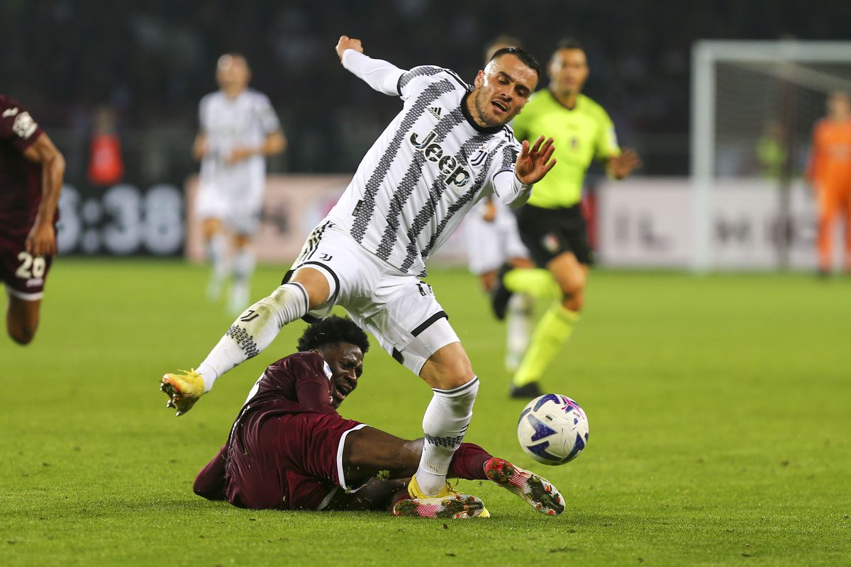Juventus và Torino cống hiến một trận đấu hấp dẫn cho khán giả